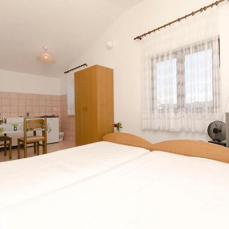 Apartments Mirko Трогір Екстер'єр фото