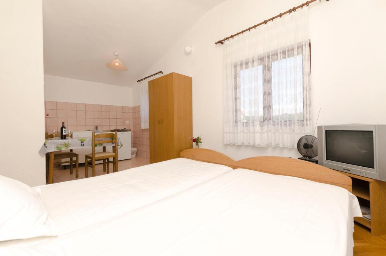 Apartments Mirko Трогір Екстер'єр фото