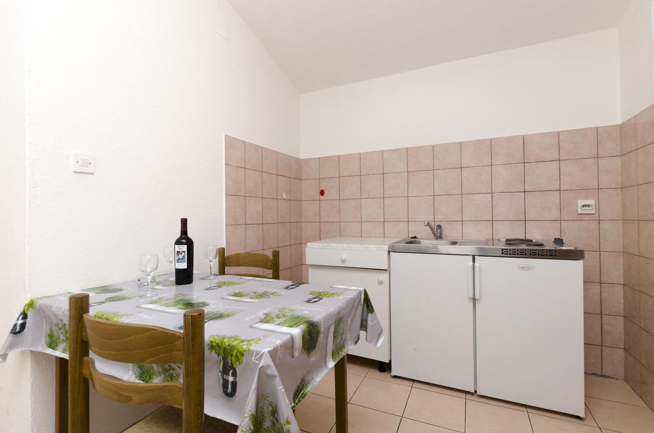 Apartments Mirko Трогір Екстер'єр фото